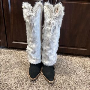 Dingo Women's Faux Fur Knee-High Cowboy Boots - Black and Gray